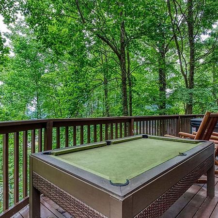 Moonshine Chalet, Hot Tub, Pool Access, Wifi, 1089 Free Tickets Each Paid Day, Dollywood And More Gatlinburg Dış mekan fotoğraf