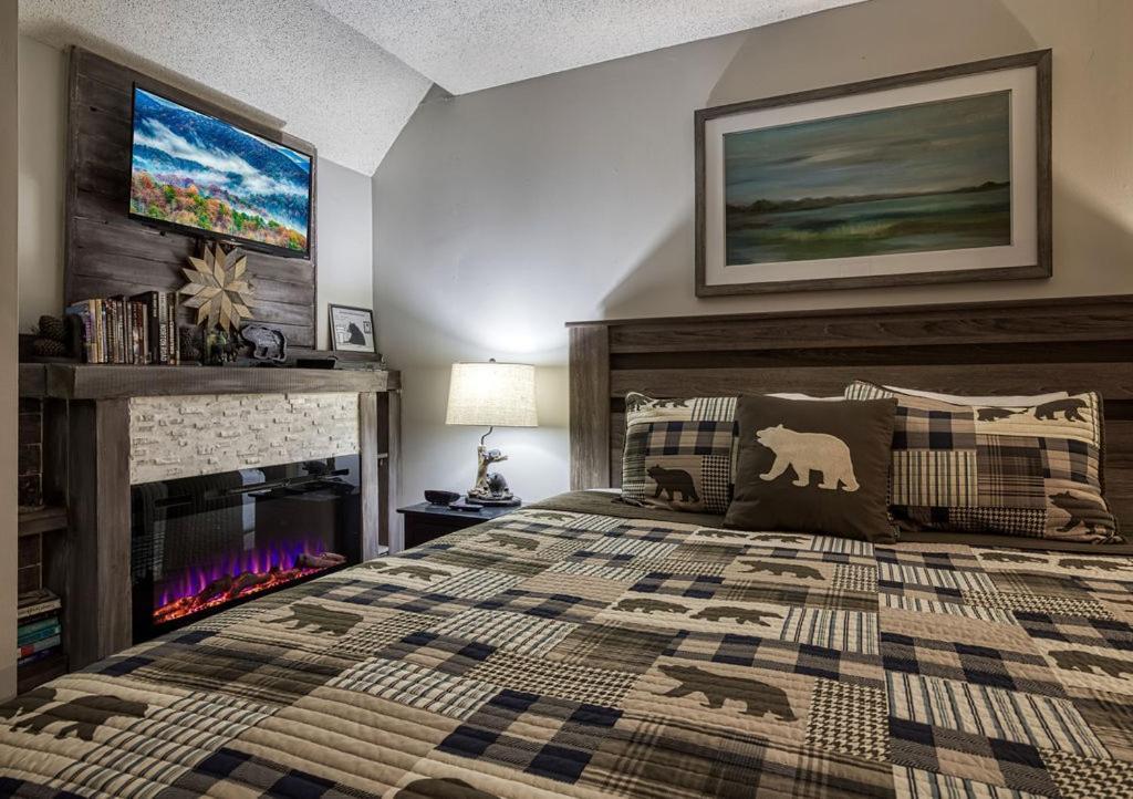 Moonshine Chalet, Hot Tub, Pool Access, Wifi, 1089 Free Tickets Each Paid Day, Dollywood And More Gatlinburg Dış mekan fotoğraf