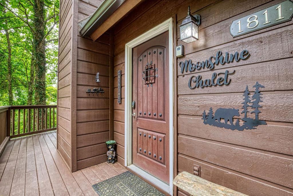 Moonshine Chalet, Hot Tub, Pool Access, Wifi, 1089 Free Tickets Each Paid Day, Dollywood And More Gatlinburg Dış mekan fotoğraf
