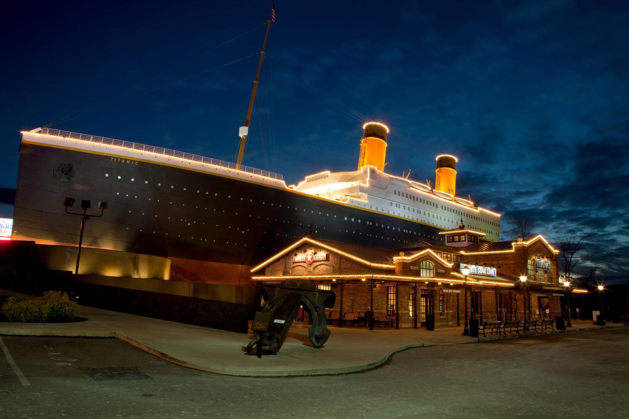 Moonshine Chalet, Hot Tub, Pool Access, Wifi, 1089 Free Tickets Each Paid Day, Dollywood And More Gatlinburg Dış mekan fotoğraf