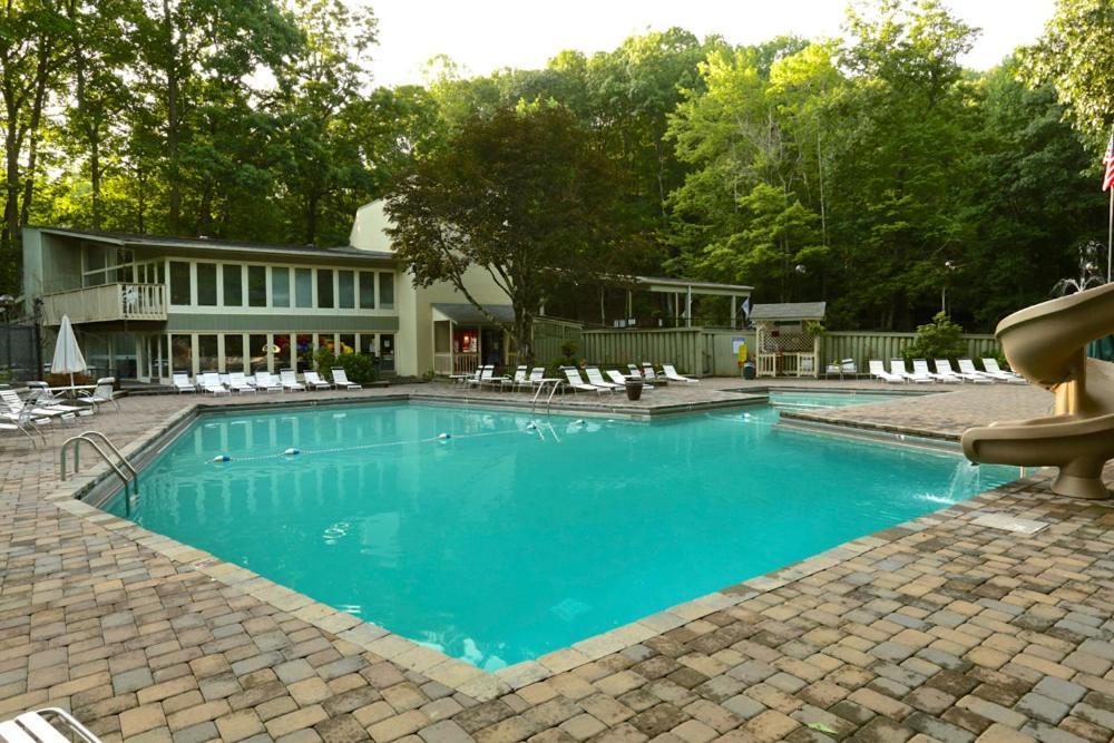 Moonshine Chalet, Hot Tub, Pool Access, Wifi, 1089 Free Tickets Each Paid Day, Dollywood And More Gatlinburg Dış mekan fotoğraf